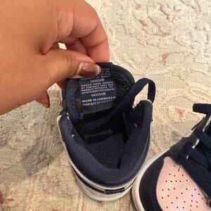 Pink and Black Sneakers with Contrasting Midsole